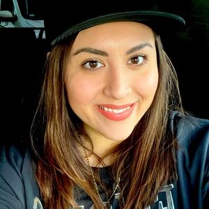 Meet your Posher, Johana